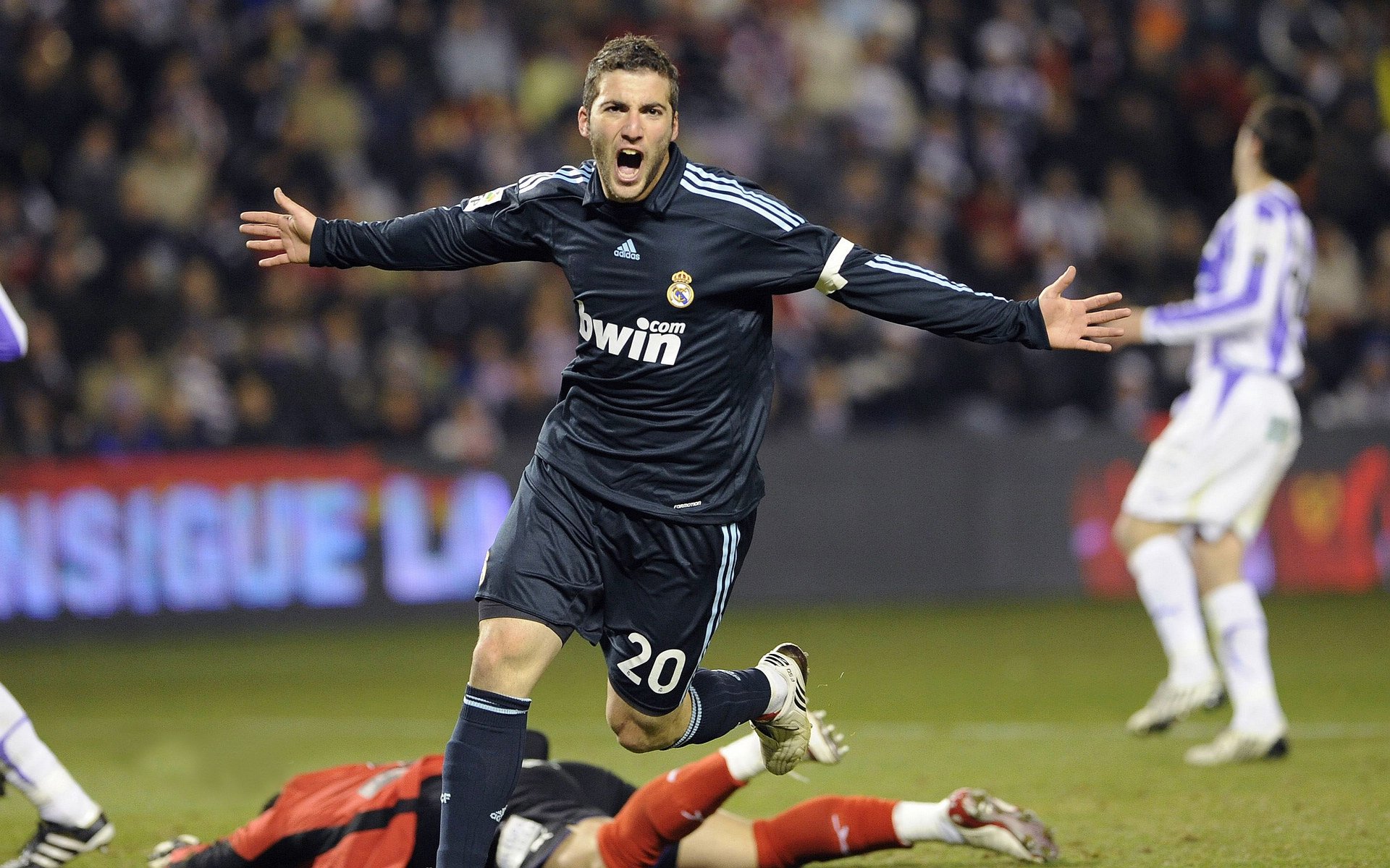 九游官网入口注册-中场大师新挑战！埃里克森加盟狼堡太有看头了！，埃里克森效力俱乐部